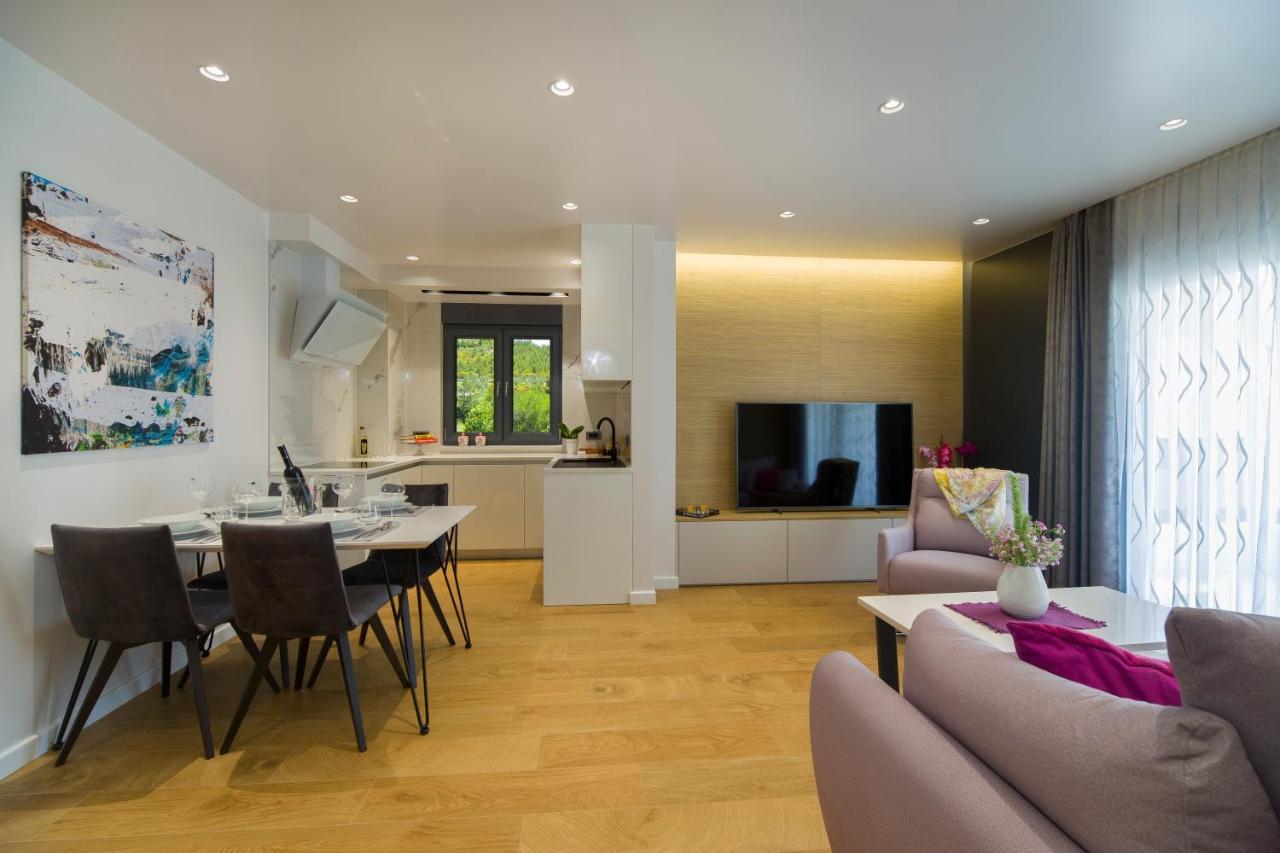 Villa In Promajna Eksteriør billede
